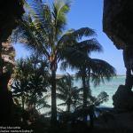 Grotte dans les falaises de Lékiny