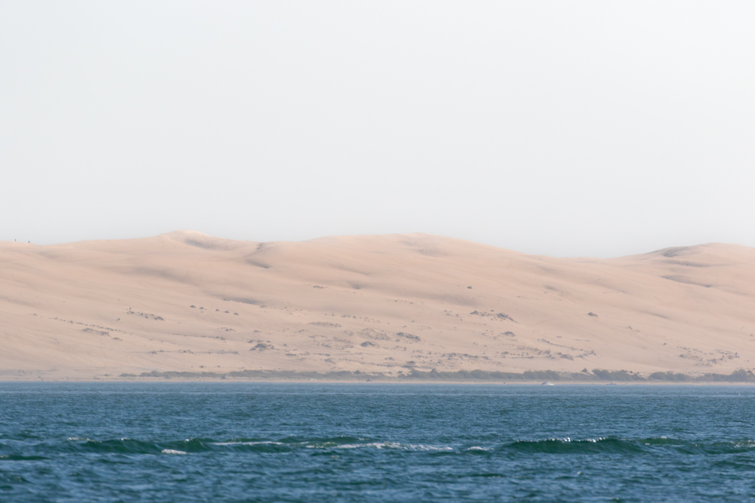 La dune du Pilat vue depuis le Bassin d'Arcachon