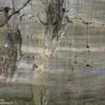 Gravure rupestre de la vallée des merveilles : la paroi vitrifiée