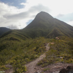 Plateau au pied du pic Malaoui, le chapeau de gendarme