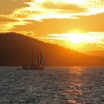 Coucher de soleil sur la baie d'Airlie Beach