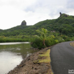 Route sur Huahine, sexe et doigt de l'homme