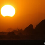 Le soleil se couche sur les derniers sommets de l'île du Nord