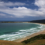 Vue sur la plage de tautuku depuis Florence hill Lookout