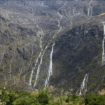 Les cascades éphémères de la route de Milford Sound