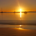 Sunset sur la plage de Kuto Sunset sur la plage de Kuto